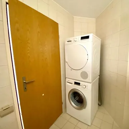 Lägenhet Shared With Private